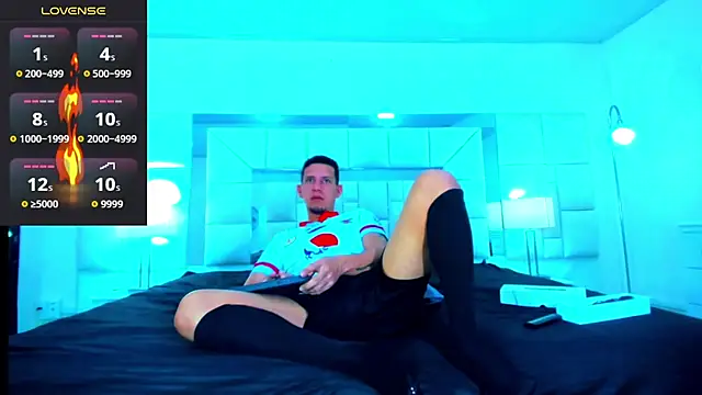 Snapshot of Sebastian_Smith__ chatting on November 2025 11:25:01 AM Sebastian Smith online show from November 2025 11:25:01 AM