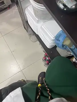 Snapshot of 1Panini21 chatting on December 2025 12:52:02 AM 1Panini21 online show from December 2025 12:52:02 AM