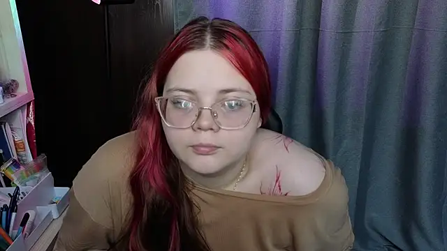 Snapshot of KellyFiery chatting on June 2026 01:57:01 PM KellyFiery online show from June 2026 01:57:01 PM