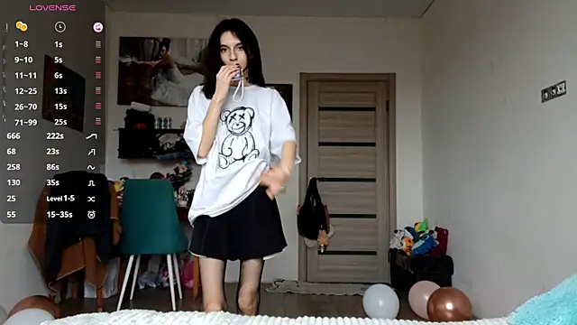 KennaElse online show from November 2025 07:08:02 AM