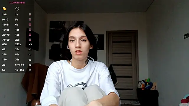 KennaElse online show from December 2025 07:47:01 AM