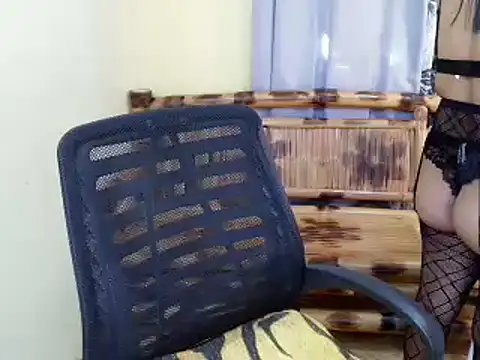 lovelyxmorena online show from April 2026 11:33:02 PM