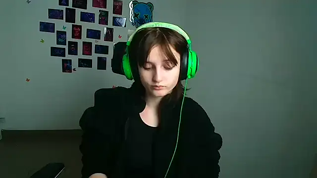 Alice Wonderme online show from January 2026 12:55:01 PM