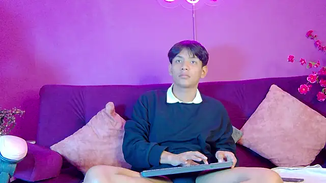 Snapshot of Liam_Sinclair chatting on February 2026 07:29:01 PM Liam Sinclair online show from February 2026 07:29:01 PM