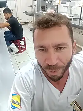 RobertoLuiz84 online show from April 2026 08:57:02 PM
