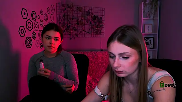 maddycats online show from November 2025 02:43:02 PM