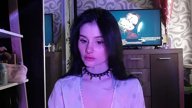 Moon raven online show from April 2026 03:01:02 PM