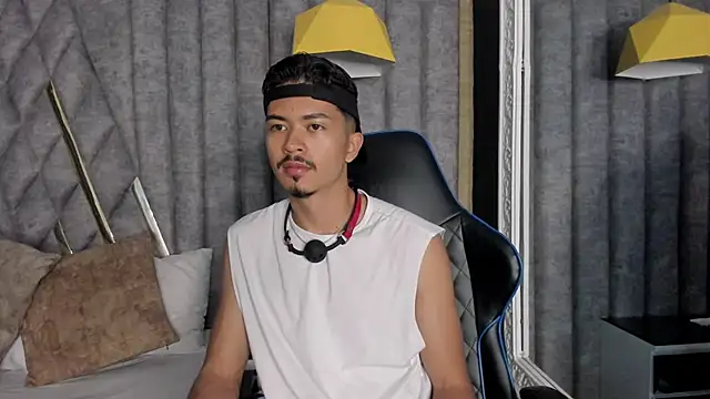 Snapshot of NicolaiKarav chatting on December 2025 11:15:01 AM NicolaiKarav online show from December 2025 11:15:01 AM