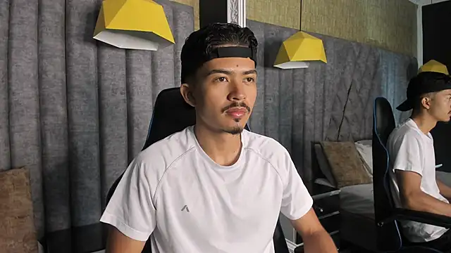 Snapshot of NicolaiKarav chatting on December 2025 11:41:02 AM NicolaiKarav online show from December 2025 11:41:02 AM