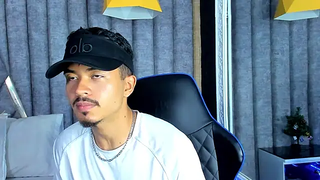 Snapshot of NicolaiKarav chatting on January 2026 07:06:01 PM NicolaiKarav online show from January 2026 07:06:01 PM