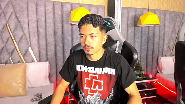 Snapshot of NicolaiKarav chatting on January 2026 06:57:02 PM NicolaiKarav online show from January 2026 06:57:02 PM