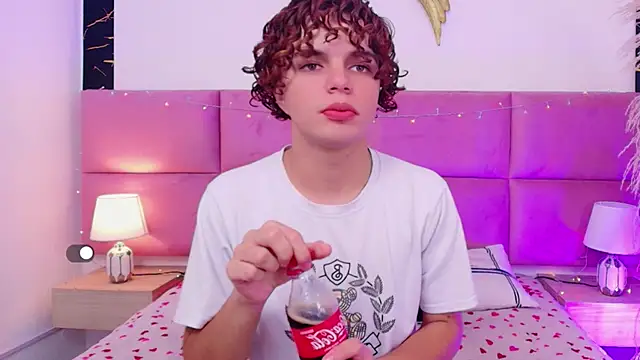 Skyee angel online show from December 2025 01:29:01 PM