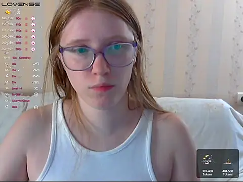 Snapshot of LustfulSarah chatting on November 2025 11:48:02 PM LustfulSarah online show from November 2025 11:48:02 PM