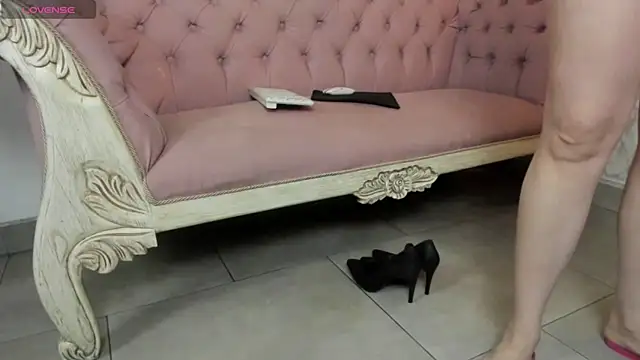 Snapshot of Mysterius_Woman chatting on July 2026 11:14:01 AM Mysterius Woman online show from July 2026 11:14:01 AM