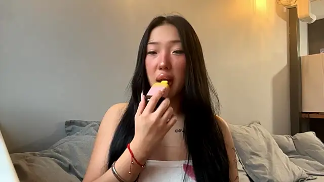 EIeniVanwart online show from November 2025 07:42:02 AM