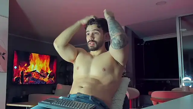 Valenthino Salvatore online show from February 2026 05:01:01 AM