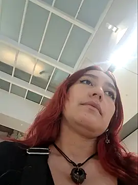 Eveeelyn25 online show from December 2025 11:35:01 PM