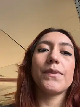 Eveeelyn25 online show from February 2026 09:57:02 PM