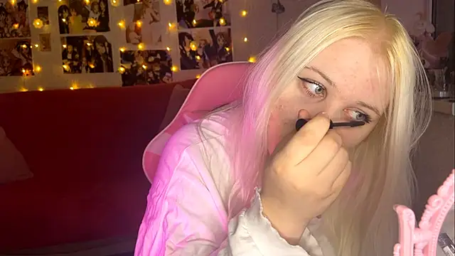 Snapshot of melissara1n chatting on December 2025 01:59:02 AM melissara1n online show from December 2025 01:59:02 AM