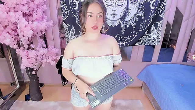 Snapshot of Naomistart chatting on December 2025 09:19:02 PM Naomistart online show from December 2025 09:19:02 PM