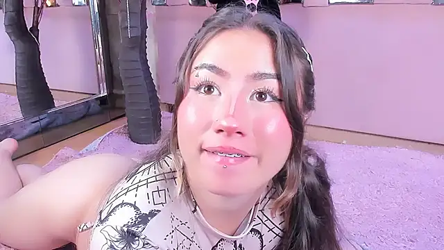 Snapshot of Naomistart chatting on December 2025 09:55:02 PM Naomistart online show from December 2025 09:55:02 PM