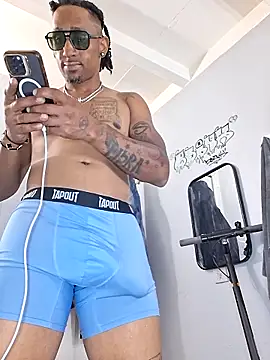 MTheRealrDLlongCrippler online show from March 2026 12:33:01 PM