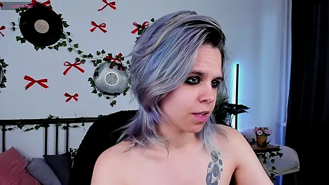 LiraBelle online show from April 2026 07:45:01 AM