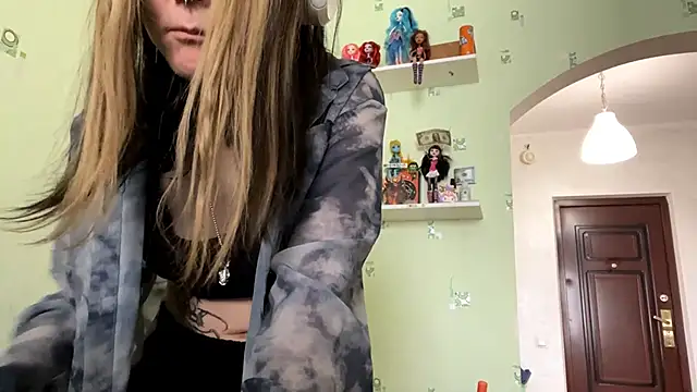 Snapshot of TraceeSchutt chatting on January 2026 11:56:01 AM TraceeSchutt online show from January 2026 11:56:01 AM