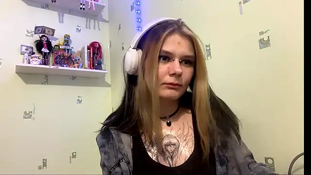 Snapshot of TraceeSchutt chatting on January 2026 08:36:01 PM TraceeSchutt online show from January 2026 08:36:01 PM