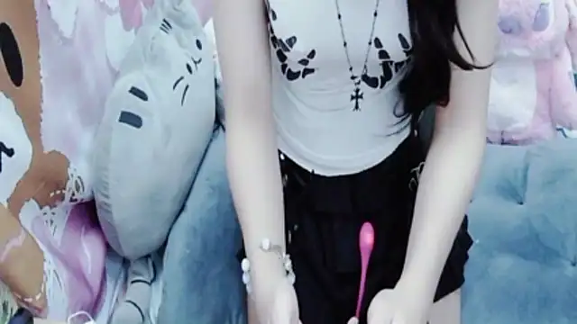 Snapshot of Alice-Hot88 chatting on January 2026 06:57:02 PM Alice-Hot88 online show from January 2026 06:57:02 PM