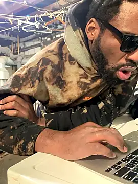 BlackWood777777 online show from January 2026 07:28:02 PM