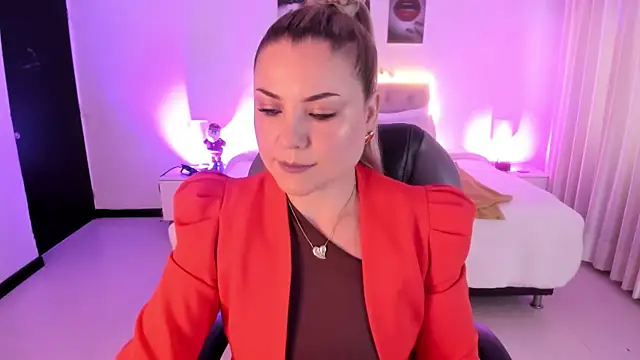 Snapshot of Violeta_Hotter chatting on December 2025 11:19:01 AM Violeta Hotter online show from December 2025 11:19:01 AM