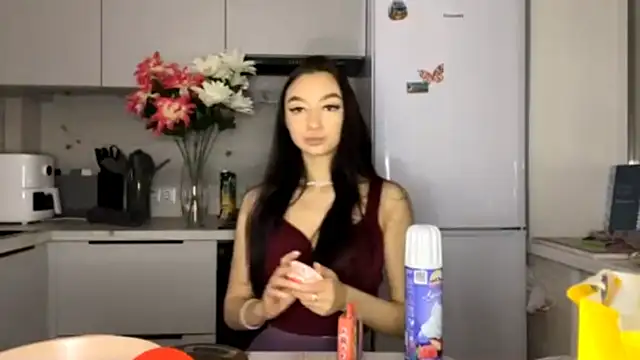 KristaLarmon online show from December 2025 04:25:01 PM