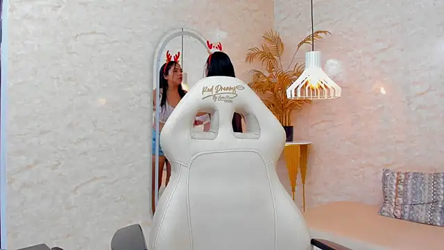 Snapshot of Mai_Bigboobs chatting on December 2025 11:48:01 AM Mai Bigboobs online show from December 2025 11:48:01 AM