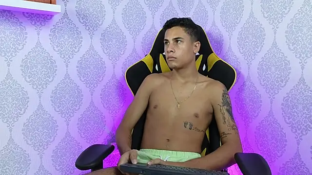 The big twink x online show from December 2025 07:22:01 PM