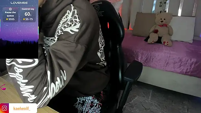 kaelwolf tay online show from February 2026 07:17:02 PM