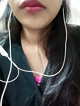 simmi02 online show from December 2025 07:41:01 PM