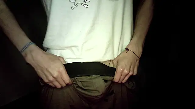 ghooozt69  online show from December 2025 03:24:02 AM