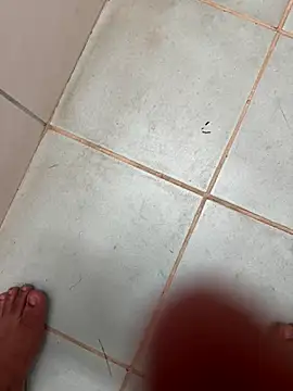 cumm boyyy online show from November 2025 04:05:01 AM