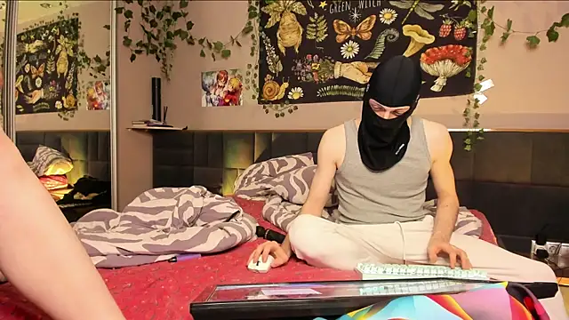 Snapshot of loveviver chatting on December 2025 02:27:01 AM loveviver online show from December 2025 02:27:01 AM