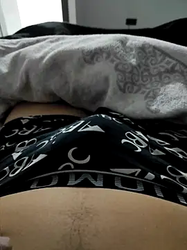 ParejaOcultaXX online show from November 2025 10:34:02 PM