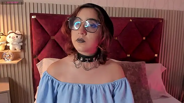 Snapshot of Kiri_Velvet chatting on April 2026 09:27:01 PM Kiri Velvet online show from April 2026 09:27:01 PM