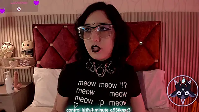 Snapshot of Kiri_Velvet chatting on May 2026 08:17:01 PM Kiri Velvet online show from May 2026 08:17:01 PM
