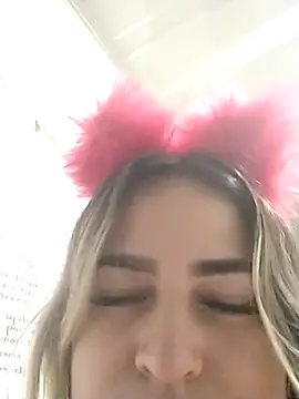 sexy aurora ourdoors online show from November 2025 03:30:01 AM