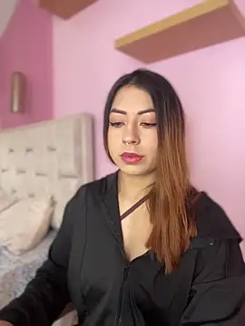 MaddieHunter online show from November 2025 01:23:01 PM