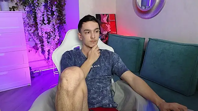 MoonlinSkinn online show from February 2026 01:46:01 AM