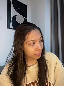 Snapshot of KarolRojas_22 chatting on June 2026 06:58:01 AM KarolRojas 22 online show from June 2026 06:58:01 AM