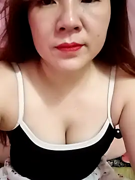 Snapshot of Lily-ross22 chatting on July 2026 12:48:02 AM Lily-ross22 online show from July 2026 12:48:02 AM