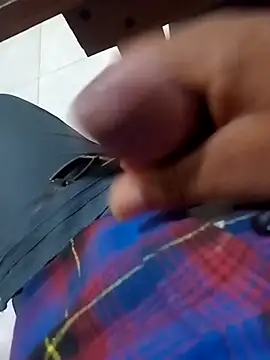 LovelyHughes online show from March 2026 12:17:01 AM