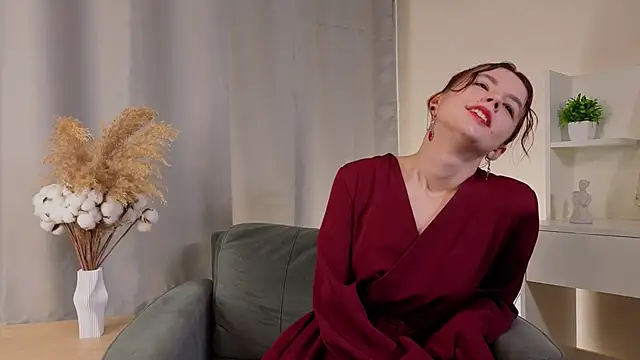 Snapshot of SharaSauer chatting on November 2025 02:25:02 AM SharaSauer online show from November 2025 02:25:02 AM